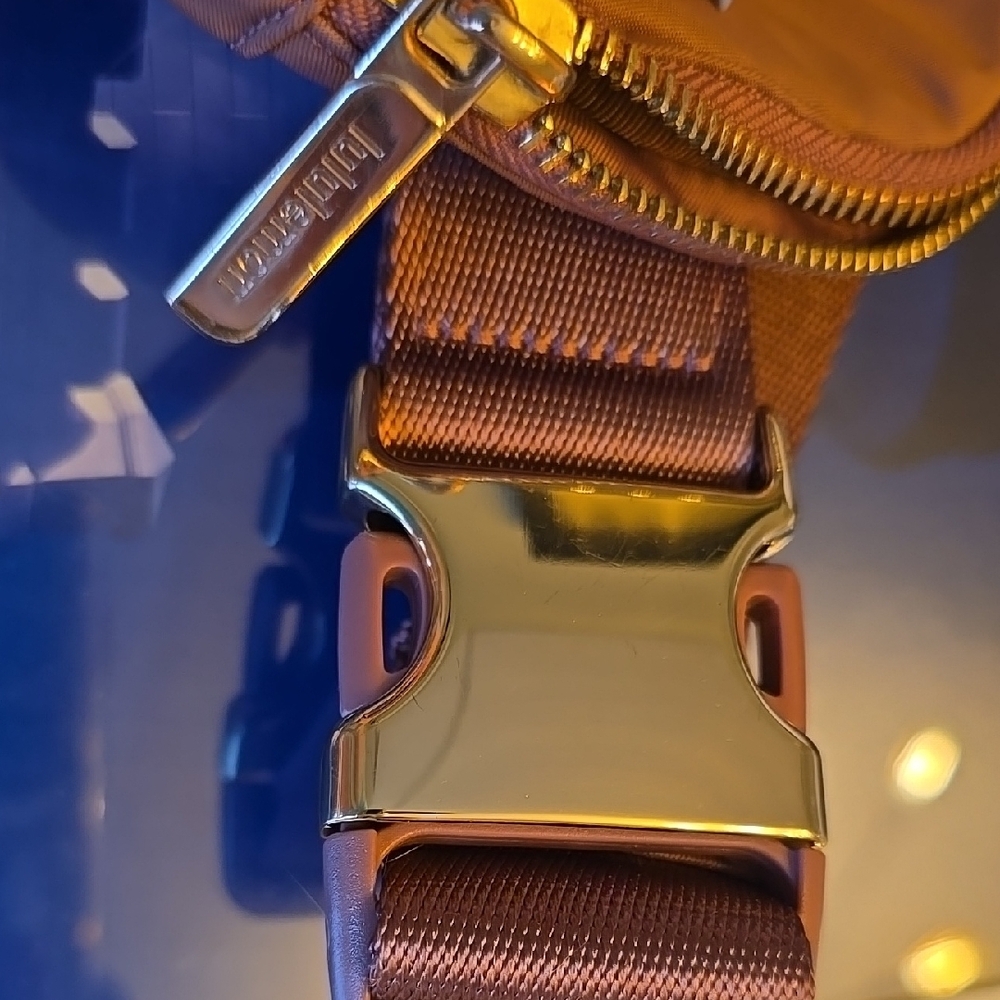 Rose Pink Lululemon 1 L BELT BAG, Gold Hardware - Picture 4 of 6